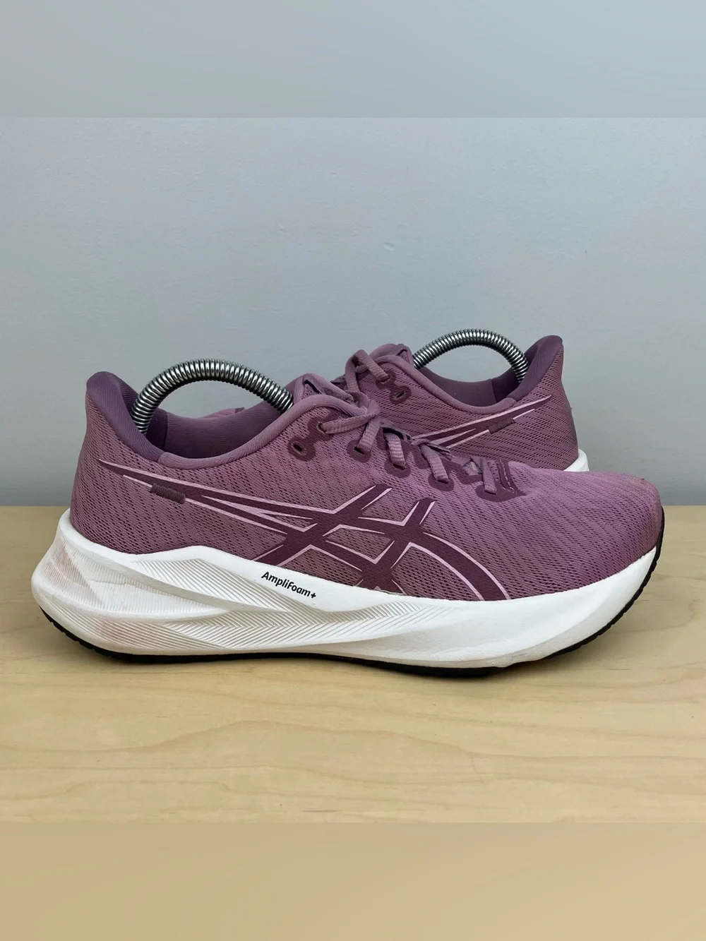 Asics Women’s Size 10.0 Versablast 4 Purple White Athletic Running Shoes